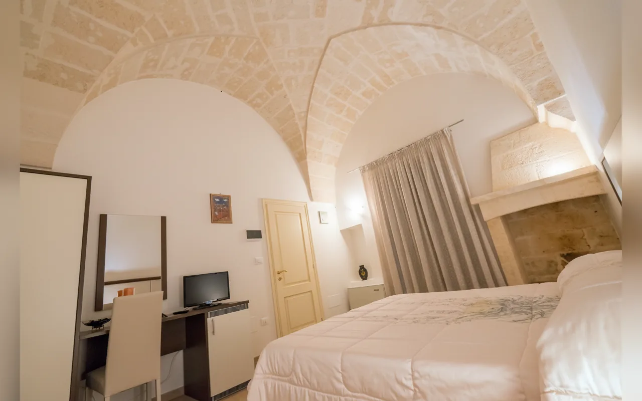Camera con bagno privato — B&B Monte Castello, Villa Castelli (Puglia) (foto 30)