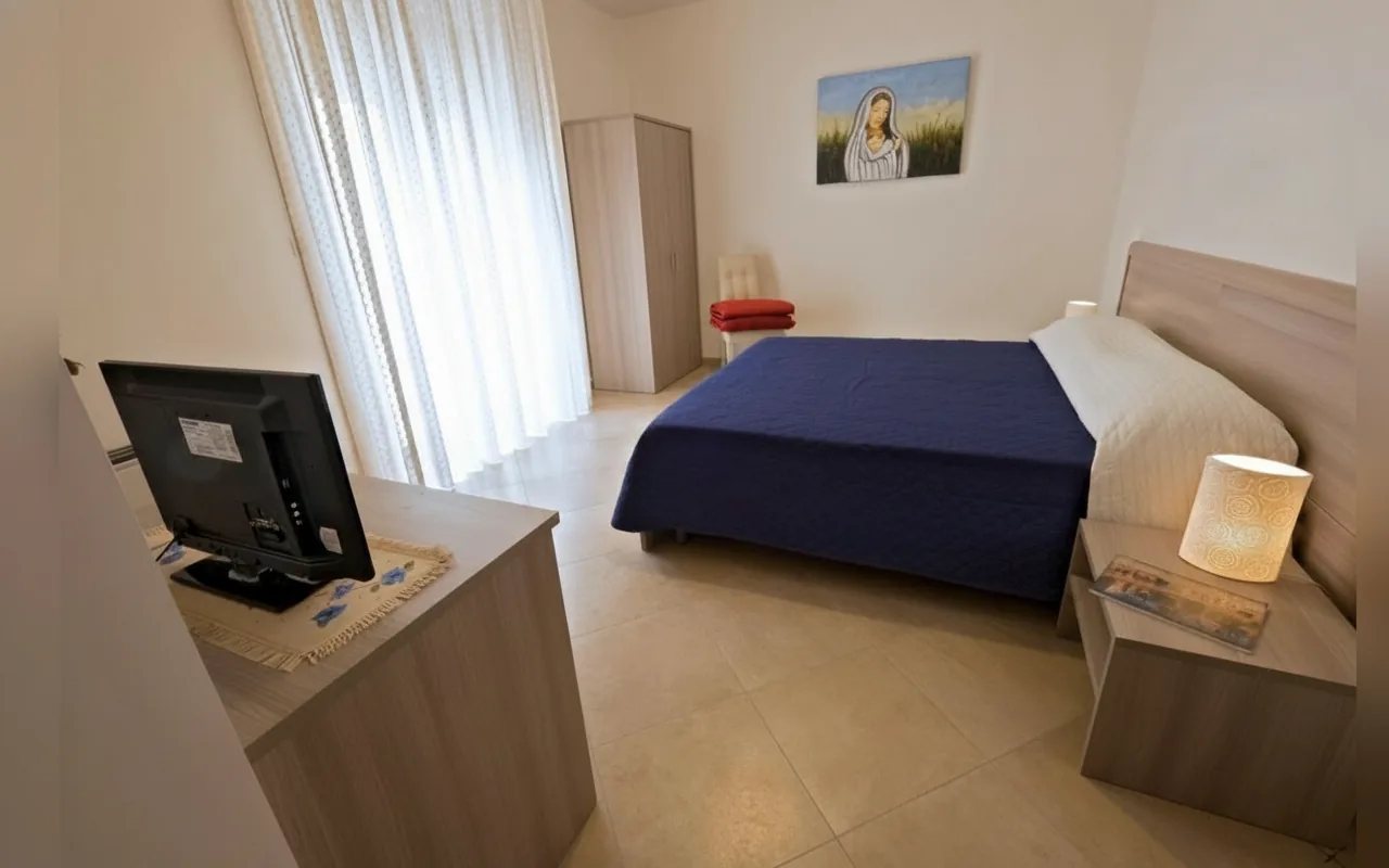 Camera con bagno privato — B&B Monte Castello, Villa Castelli (Puglia) (foto 33)